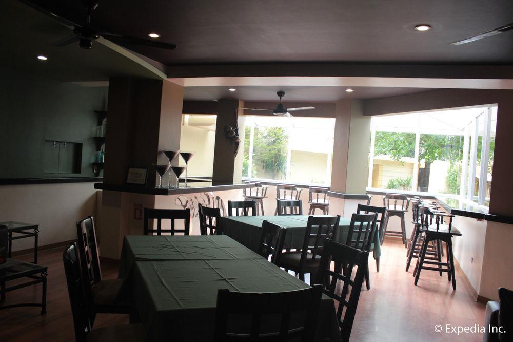 Wild Orchid Beach Resort Olongapo Zewnętrze zdjęcie